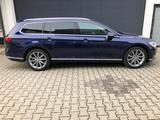 Volkswagen Passat Variant Highline BMT LED Leder Navi ACC - mit Benzin-Antrieb: Blau, Massagesitze, Kombi