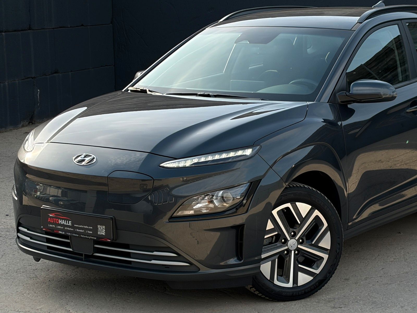 Fahrzeugabbildung Hyundai KONA E Select SHZ LHZ LKA LFA ACC Navi CarPlay