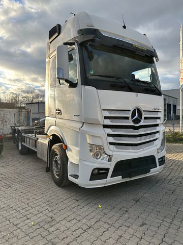 Mercedes-Benz Actros 2551