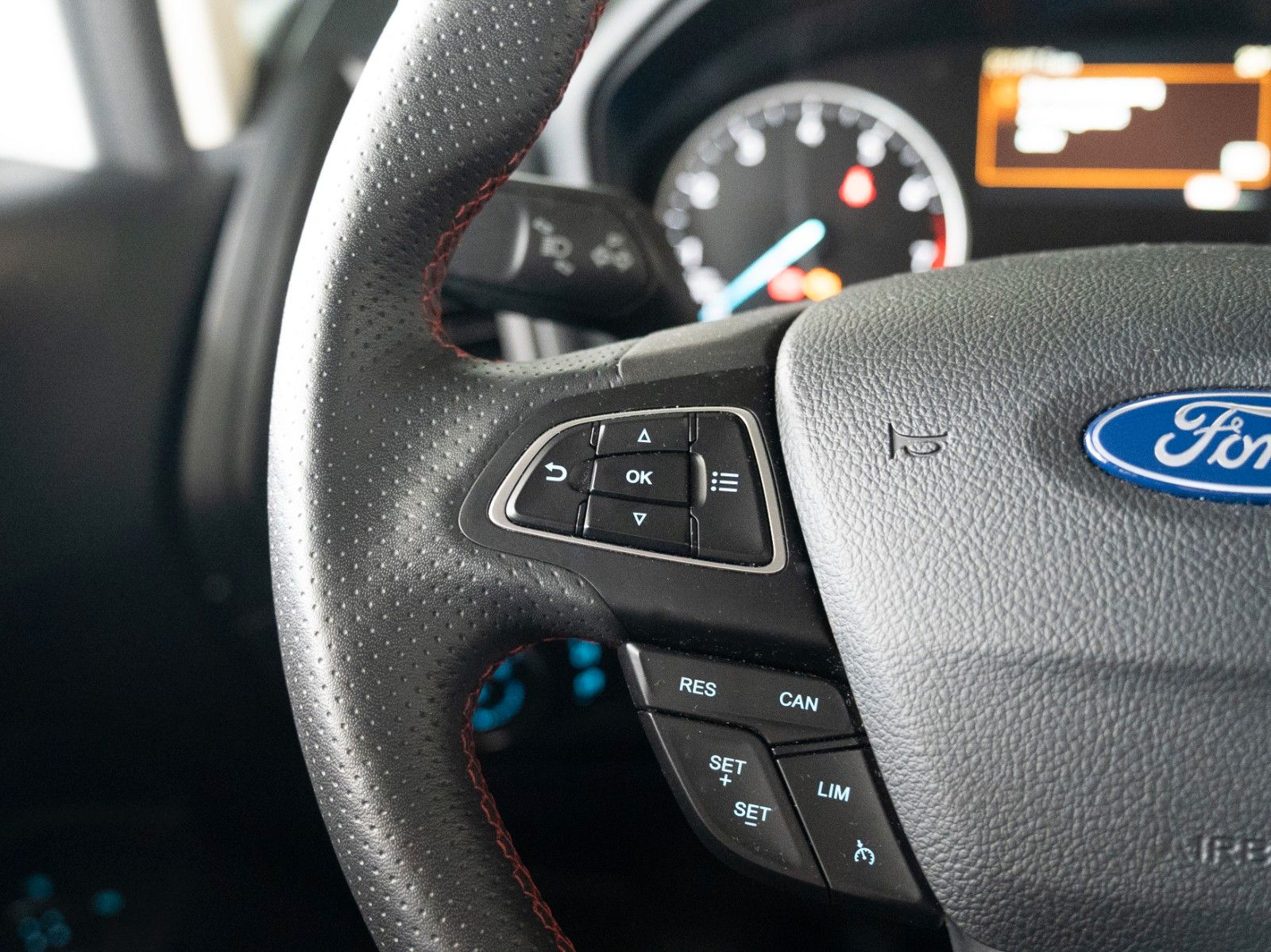 Fahrzeugabbildung Ford EcoSport ST-Line WINTER-P/KEYFREE/KAMERA/B&O