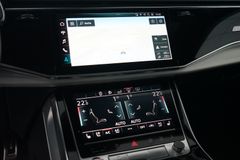 AUDI SQ8 4.0 TDI quattro | Matrix | Pano | AHK | 22" AUDI SQ8 4.0 TDI quattro | Matrix | Pano | AHK | 22"