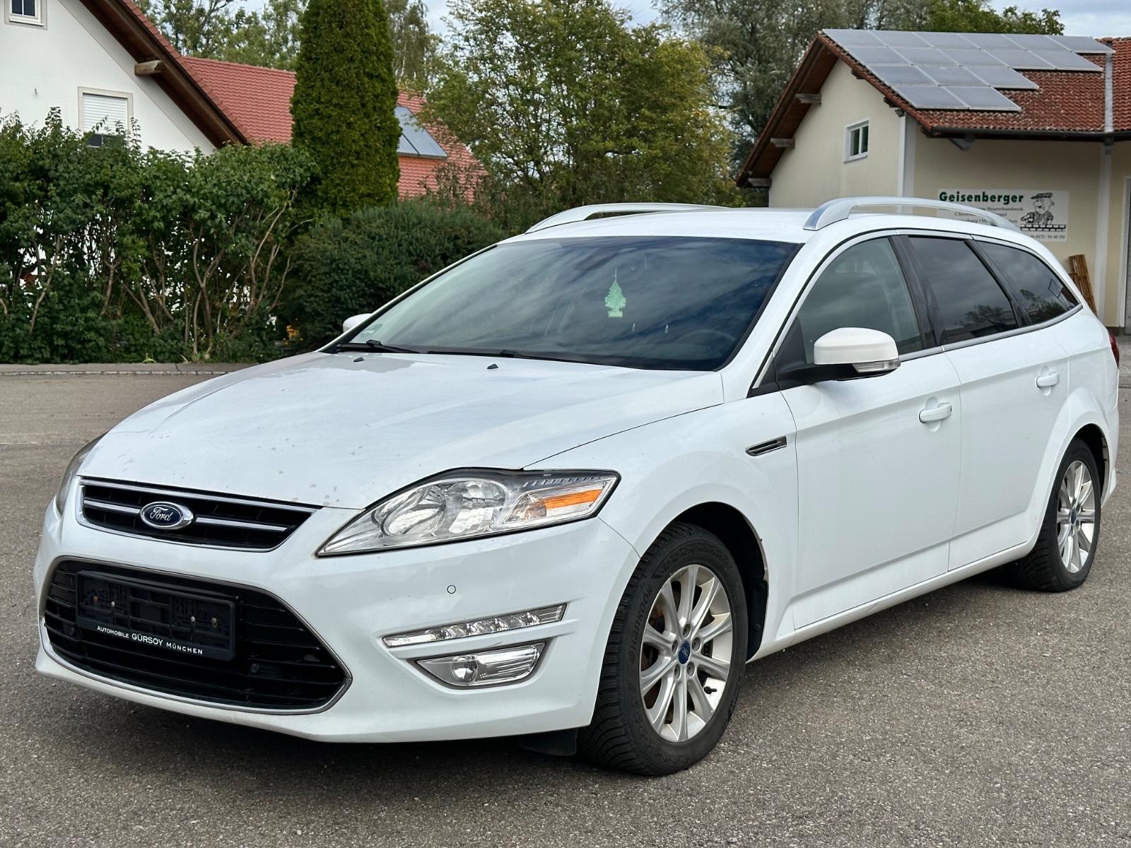 Ford Mondeo 2012 — вигляд ззаду