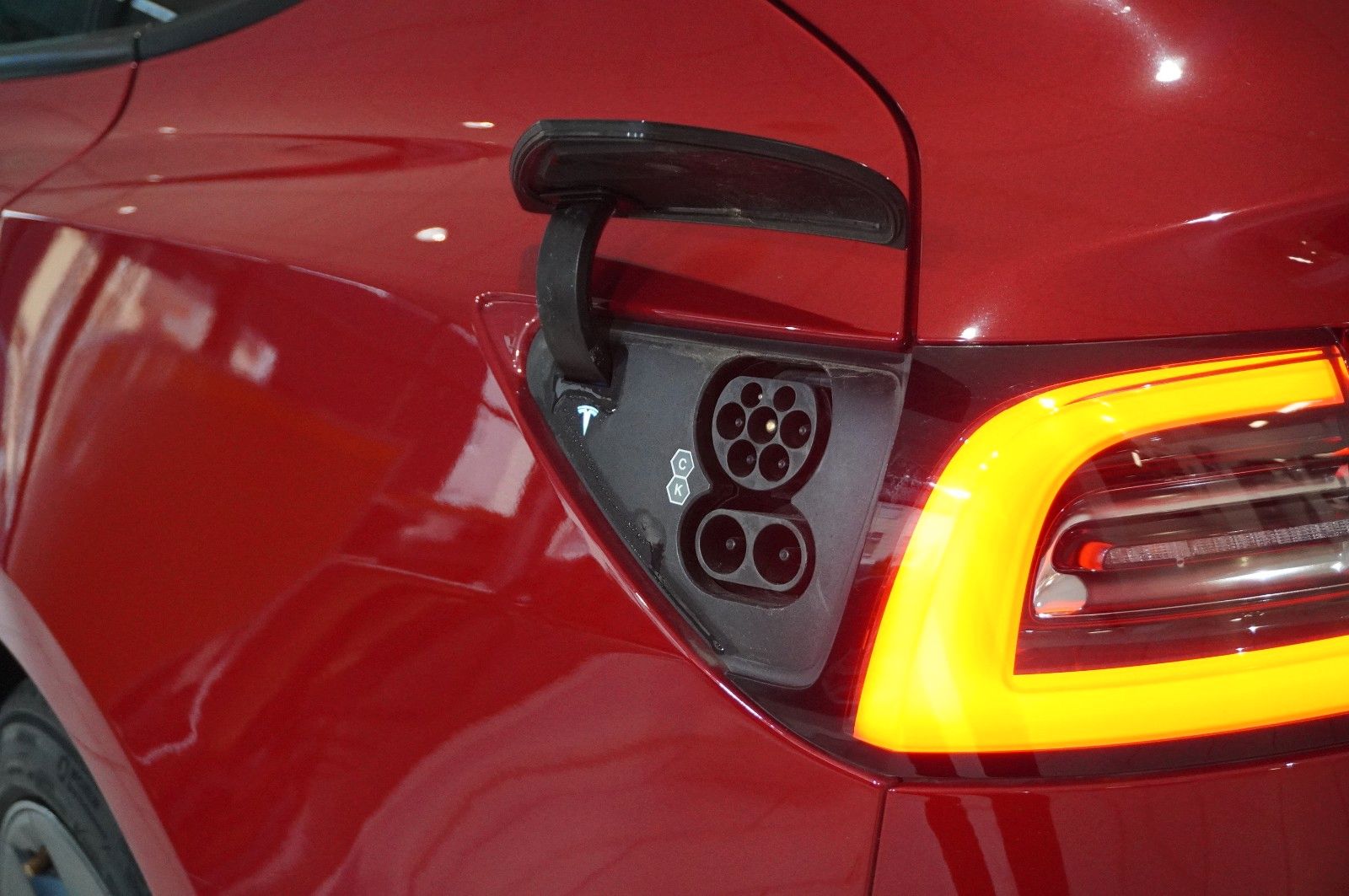 Fahrzeugabbildung Tesla Model 3 Standard Range Plus NAVI/KAMERA/DAB/PANO