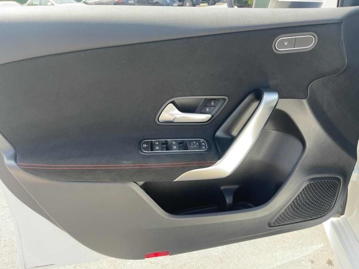 Fahrzeugabbildung Mercedes-Benz A 180 d AMG/Kamera/LED/AHK