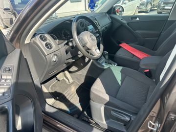 Volkswagen Tiguan - 10