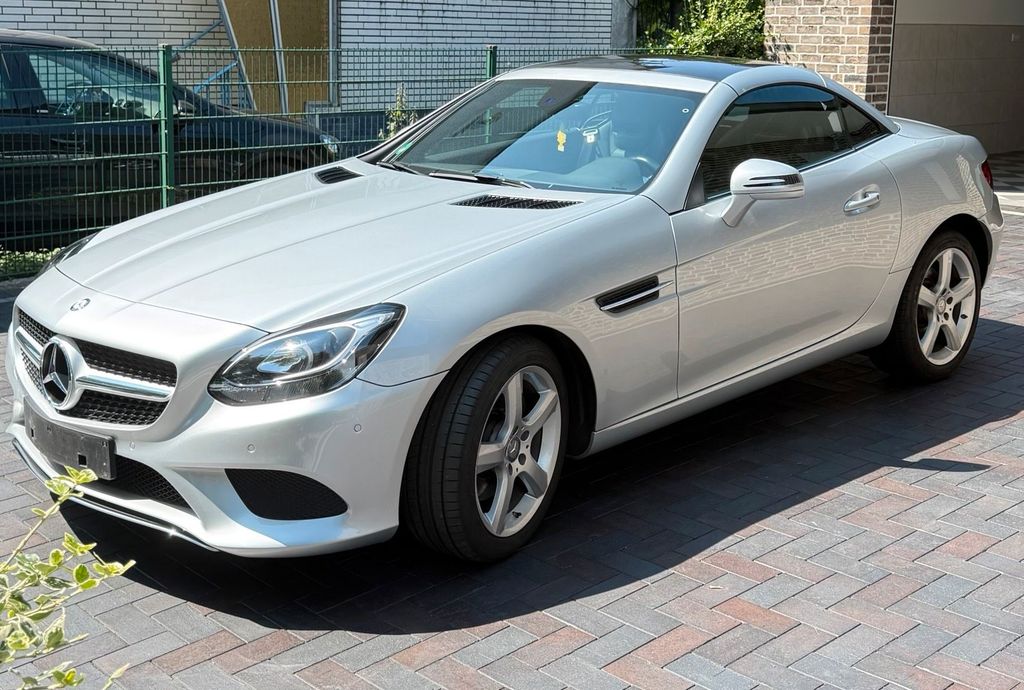 Image of Mercedes-Benz SLC 200
