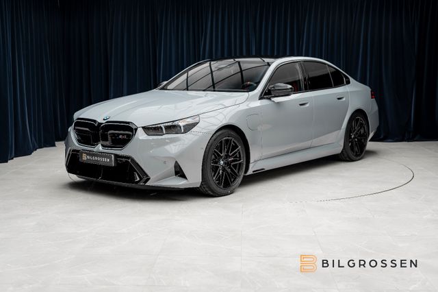 BMW M5 xDrive B&W Pano Carbon''NET €135,4K