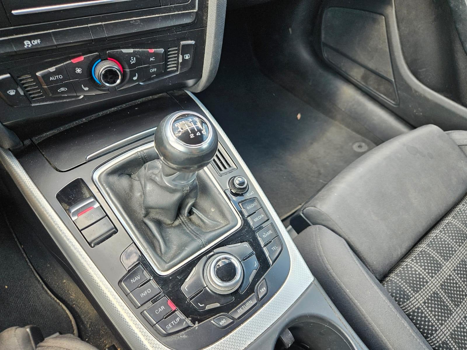 Audi A4 2011 — photo 13