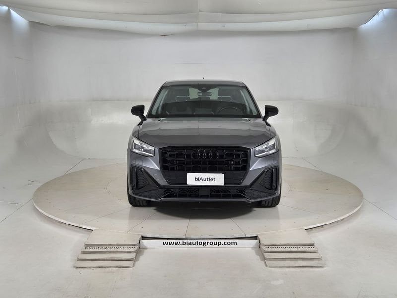 Audi Q2 I 2021 35 1.5 tfsi Identity Black s-tron imagem 2