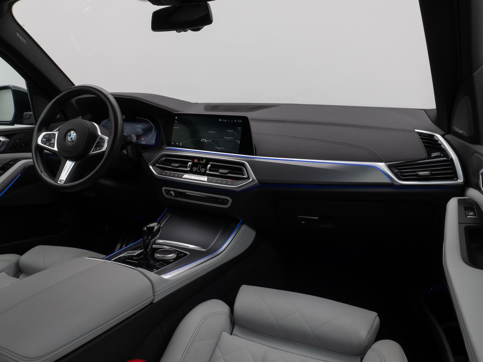 Fahrzeugabbildung BMW X5 xD30d M Sport 360°HUD DAB H/K ACC Komfort 21"