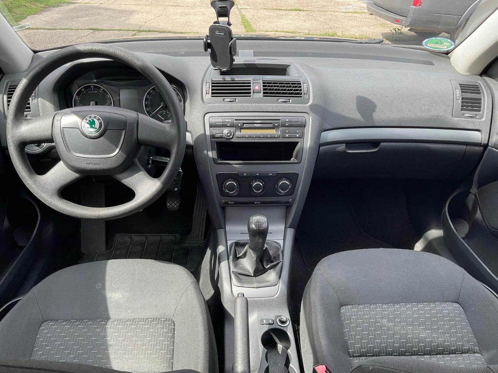 Skoda Octavia 2010 — photo 11