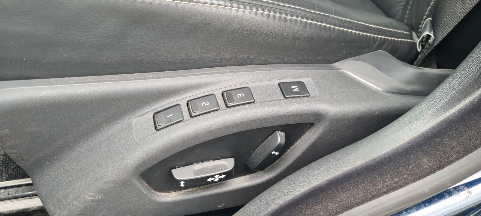 Volvo V70 2015 — photo 17