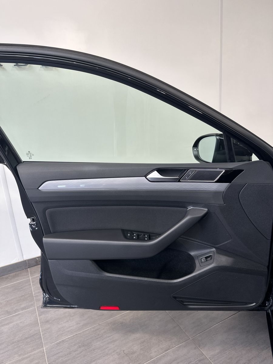 Fahrzeugabbildung Volkswagen Passat Variant 2.0 TDI DSG Business NAV+LED+ACC