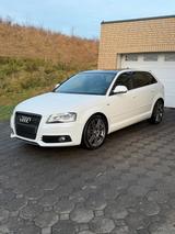 Audi A3 8P Sportback Facelift S-line 1.8 TFSI - Audi A3: Sportback Facelift