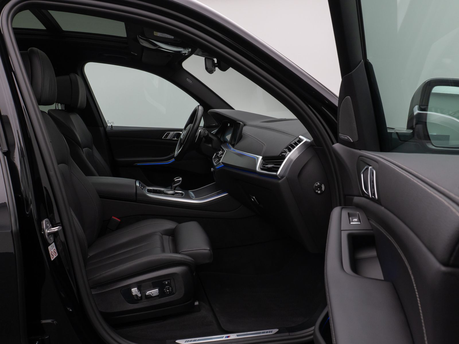 Fahrzeugabbildung BMW X5 xD30d M Sport Panorama Laser 360°HUD DAB H/K