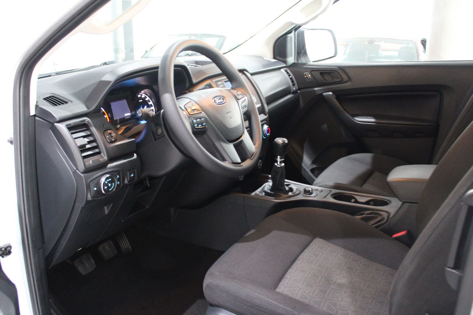 Ford Ranger Extra 2.0 TDCI 4x4 PANTHER DOKA *I.HAND* foto 3