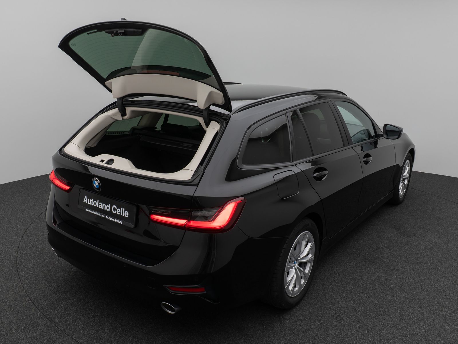 Fahrzeugabbildung BMW 320d DAB CockPitPr Lordos PDC Geschwindigkeitsre