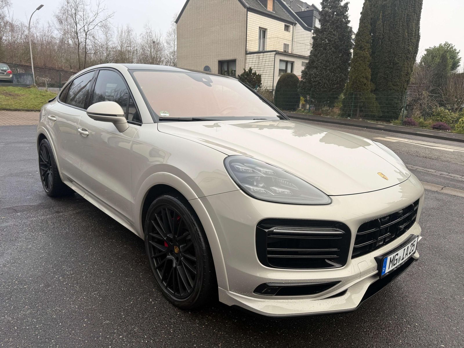 PORSCHE Cayenne GTS Coupe*Pano*Head-Up-ACC