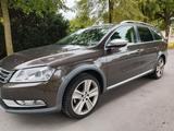 Volkswagen Passat Alltrack 2.0 TDI DSG 4MOT 130kW Keyless - gebrauchte VW Passat Alltrack aus dem Jahr 2013