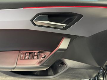 Fahrzeugverkauf 11 Seat Leon Sportstourer 1.5 FR Black Ed. AHK Kamera