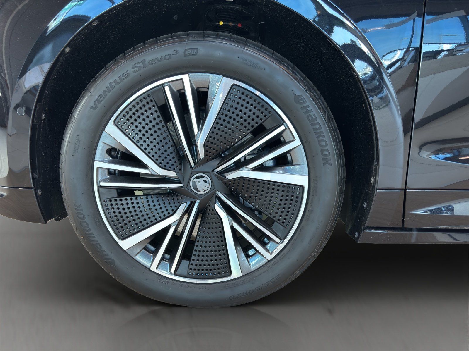 Fahrzeugabbildung SKODA Enyaq 85 MAXX/PANO/AHK/HUD/ACC/360/CANTON