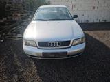 Audi A4 1.6 Benzin - Audi A4 aus 1996: Kombi