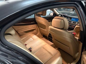 BMW 730 - 6