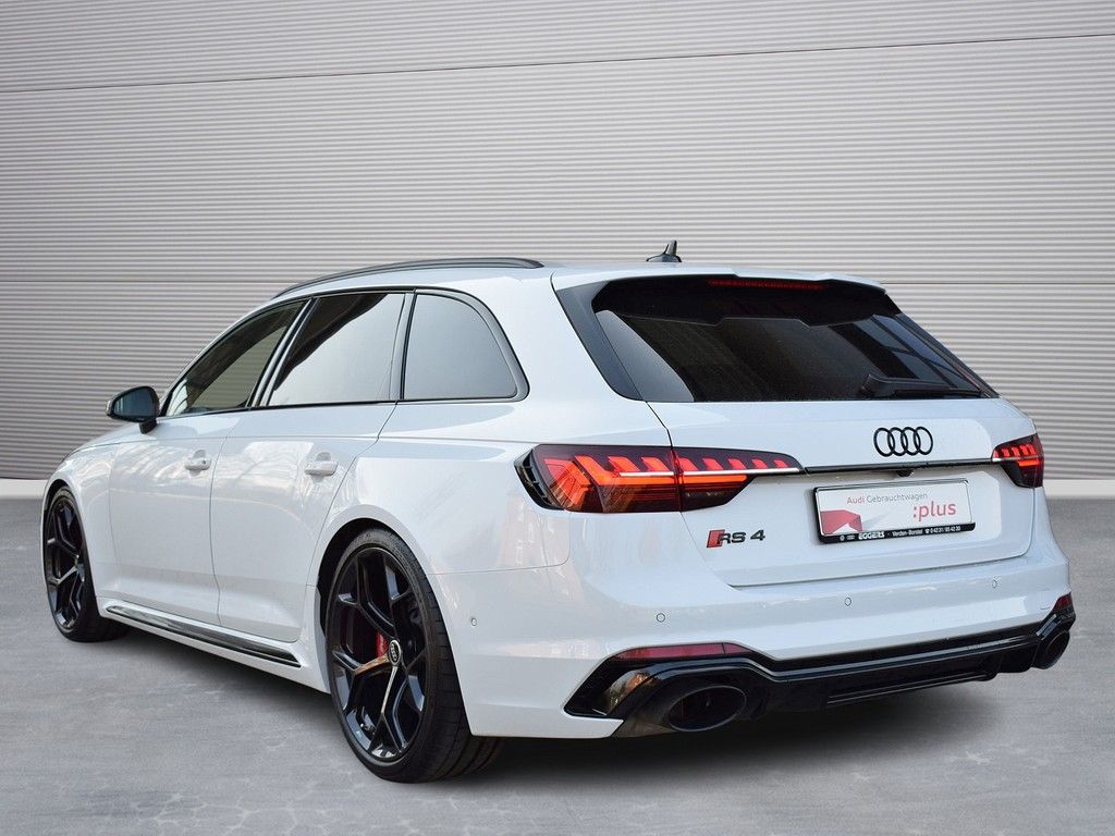 Audi RS 4 Avant 2.9 TFSI qu/Tip *Competition+*Matrix* foto 4