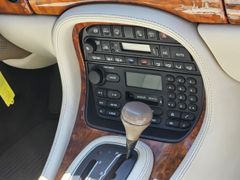 Fahrzeugabbildung Daimler V8 Automatik