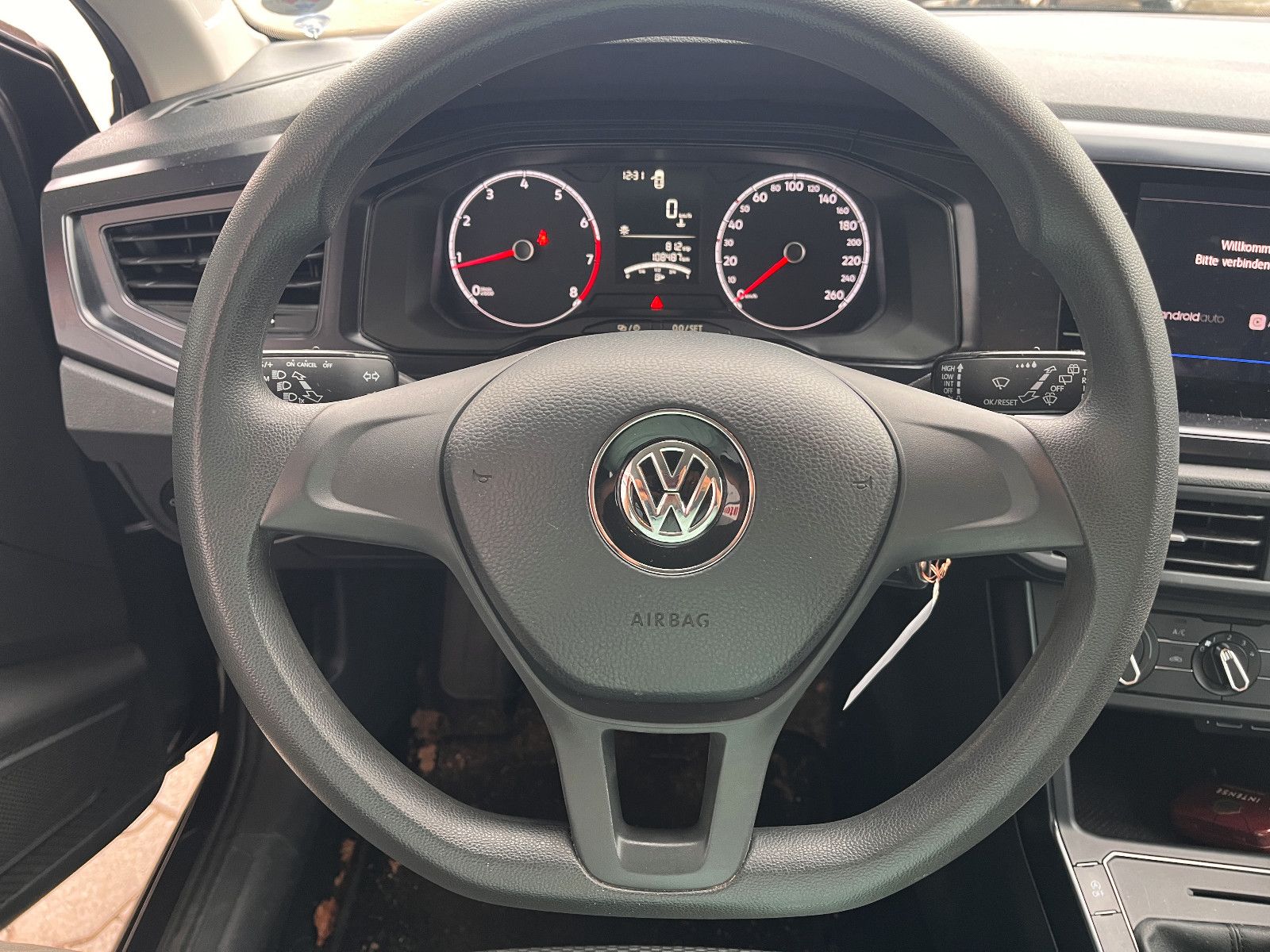 Fahrzeugabbildung Volkswagen Polo VI Trendline Frontschaden
