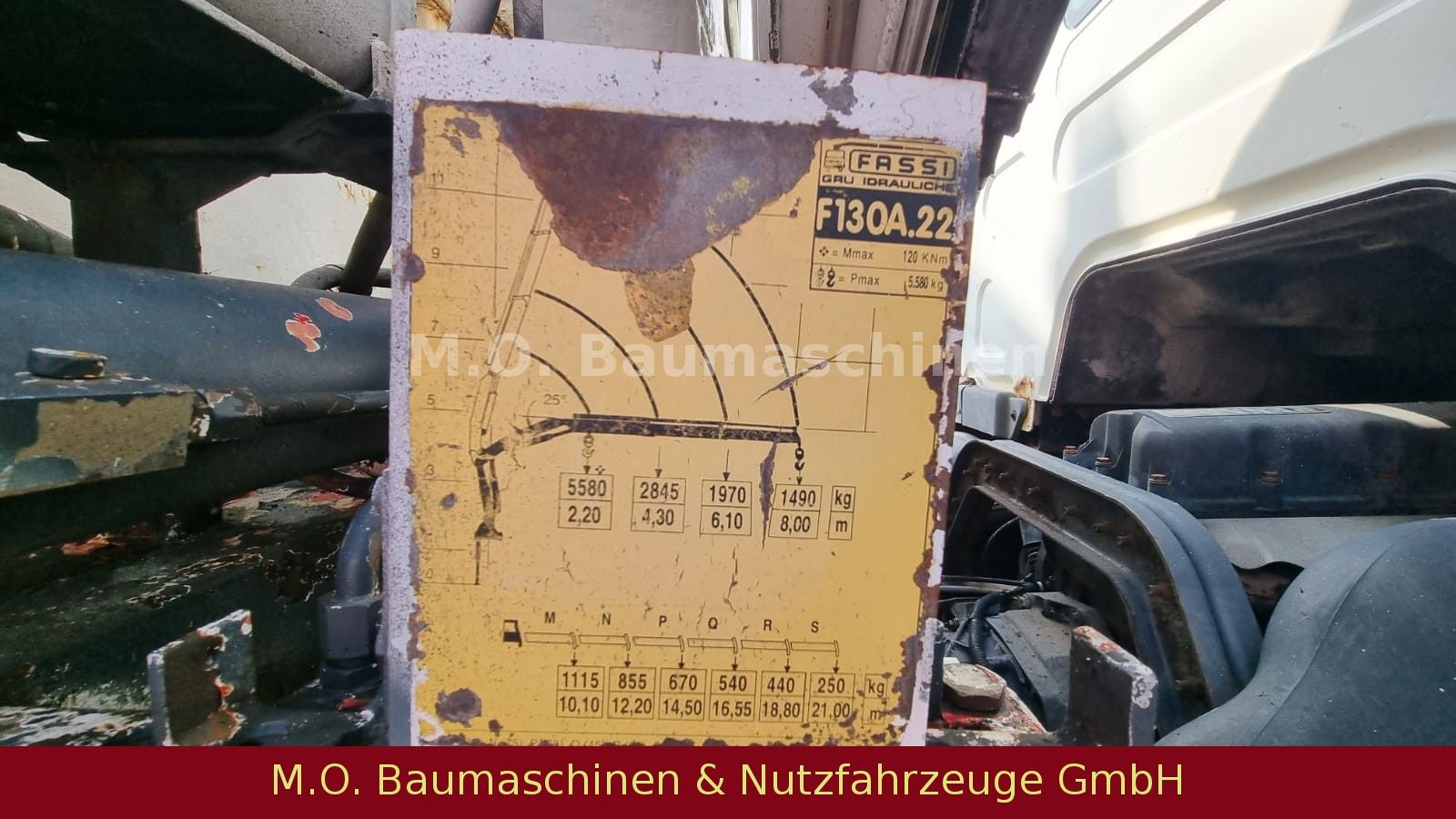 Fahrzeugabbildung Renault Kerax 370.26 / 6x4 /3.SeitenKipper /Fassi F130A