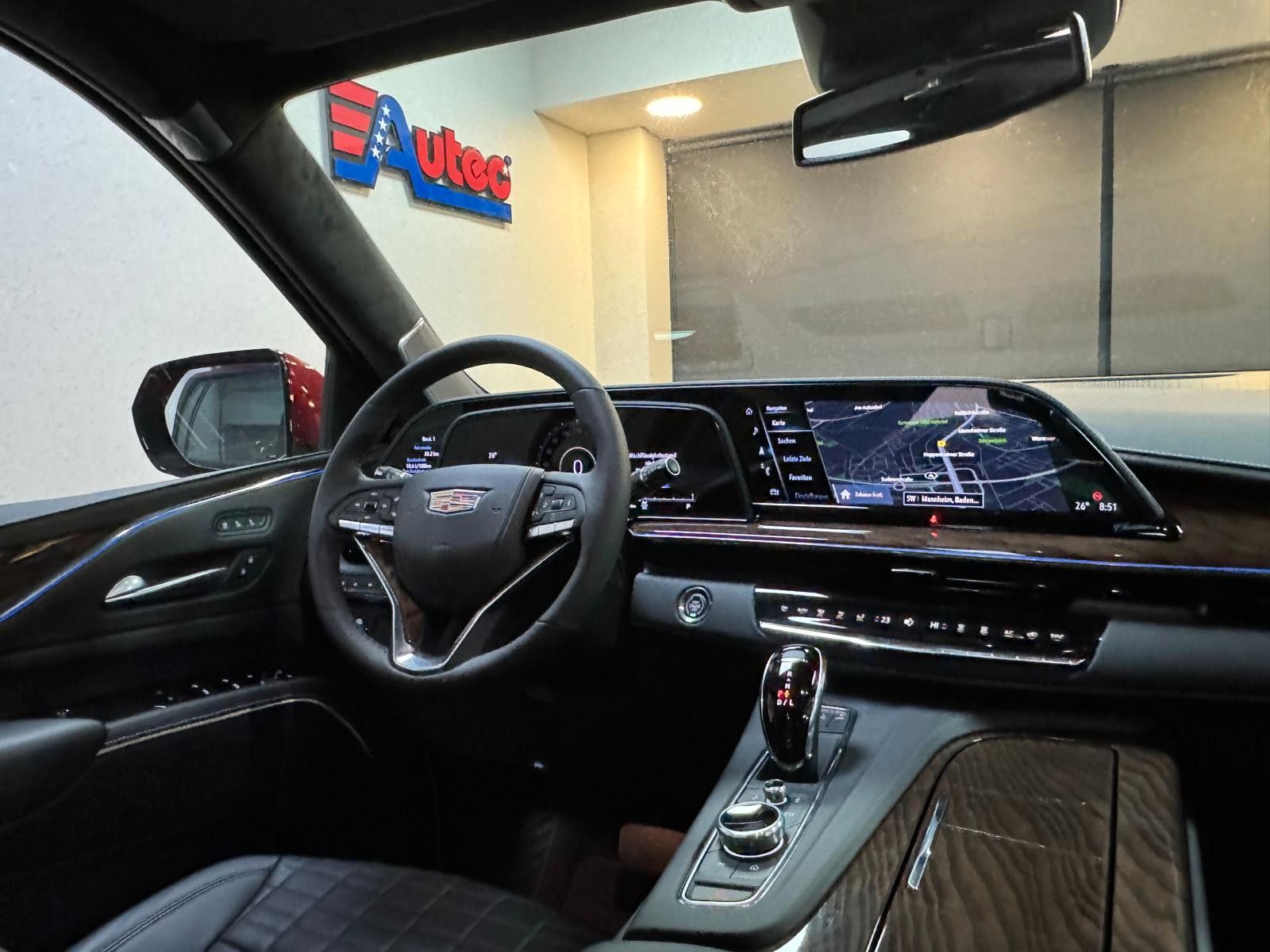 Fahrzeugabbildung Cadillac ESCALADE SPORT-PLATINUM 6.2 V8 -NIGHT VISiON 3 J