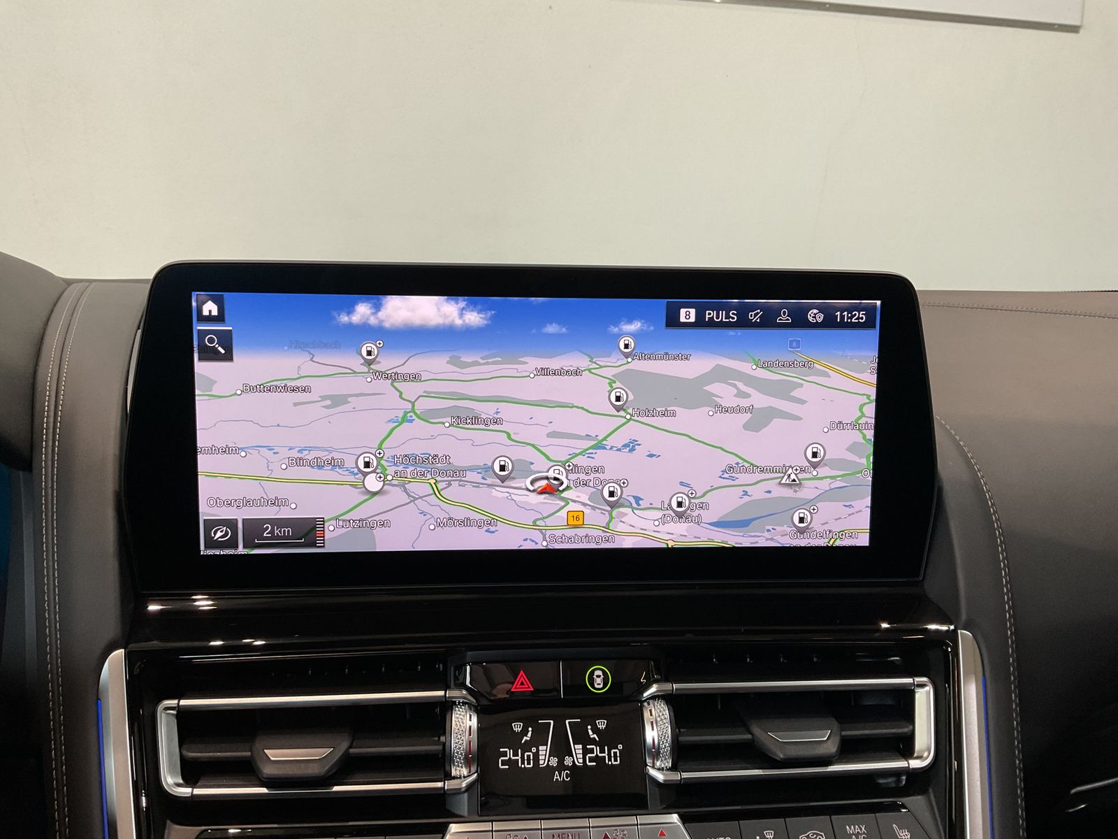 Fahrzeugabbildung BMW M850i xDrive Cabrio Aktivlenkung Laserlicht Nack