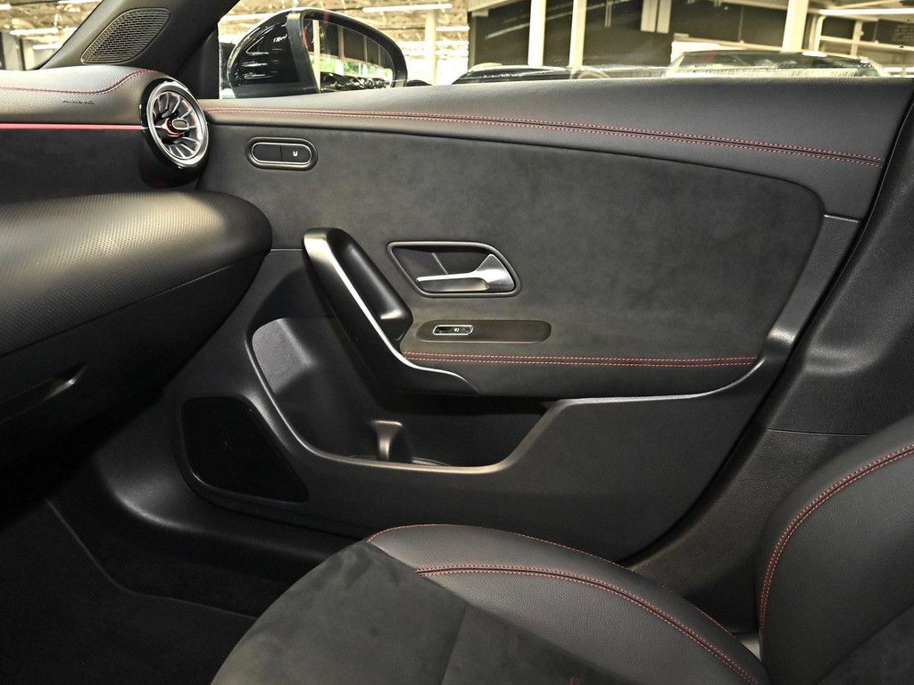 Mercedes-Benz CLA 250 e Coupé AMG Sport Premium NIGHT MULTIB foto 17