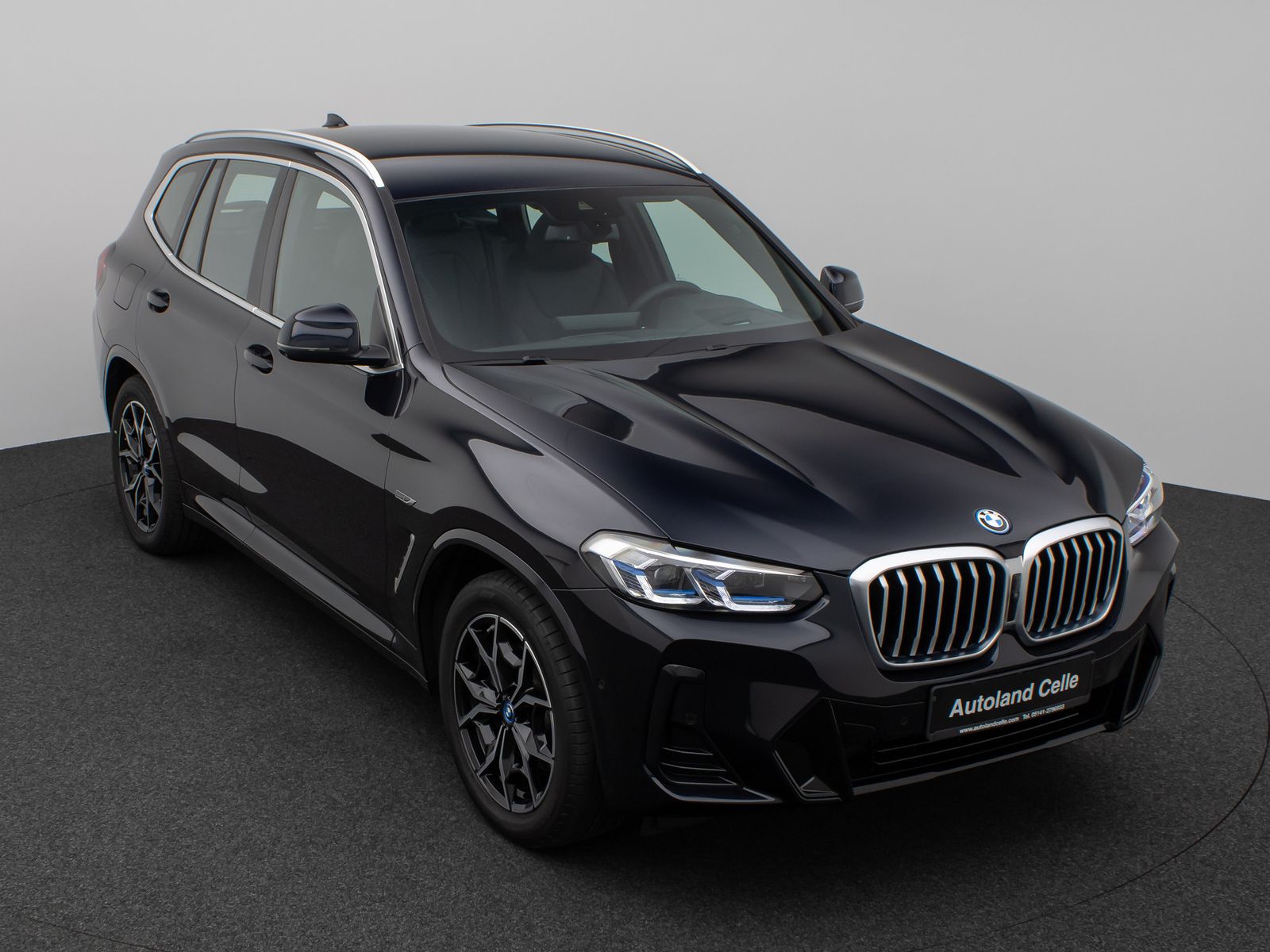 Fahrzeugabbildung BMW X3 xD30e M Sport 360°Laser HUD DAB HiFi Komfort