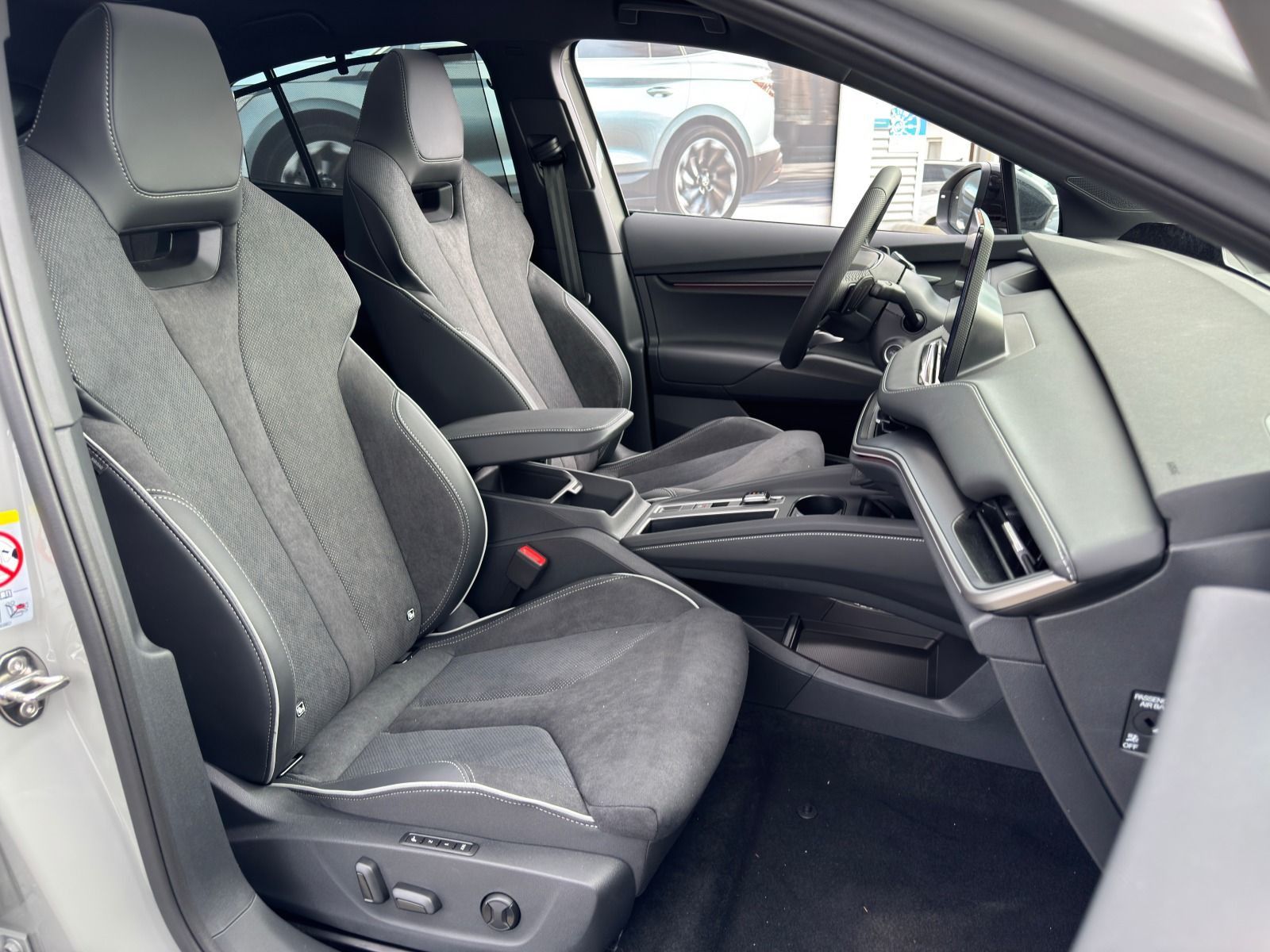 Fahrzeugabbildung SKODA Enyaq Coupé Sportline 85*360°Cam*AHK*Head-Up*21Z