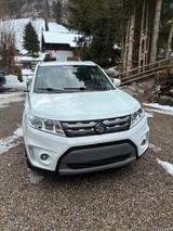 Suzuki Vitara ALLGRIP Allrad | 8-fach bereift - Suzuki Vitara mit Anhängerkupplung