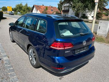 Volkswagen Golf - 6