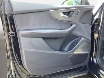 2025 AUDI RSQ8 缩略图 12