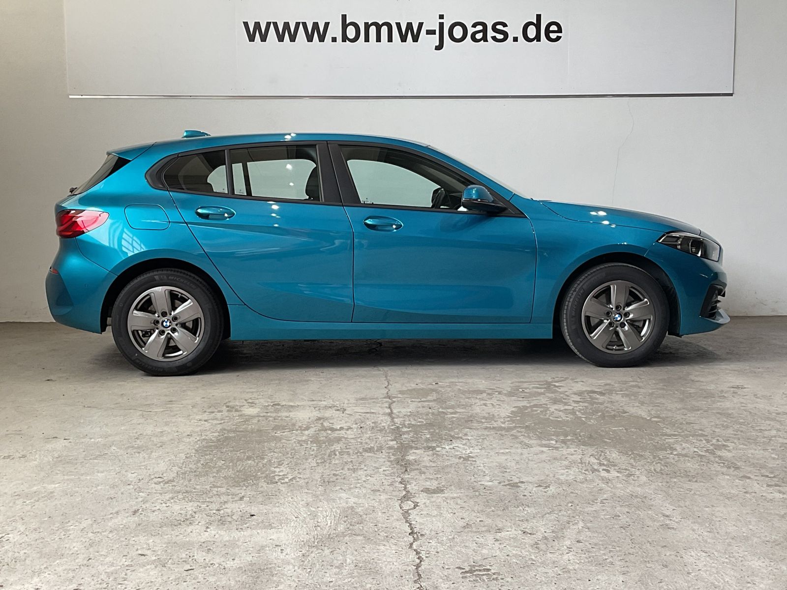 Fahrzeugabbildung BMW 116i | Außenspiegelpaket | Tempomat | Sitzheizun