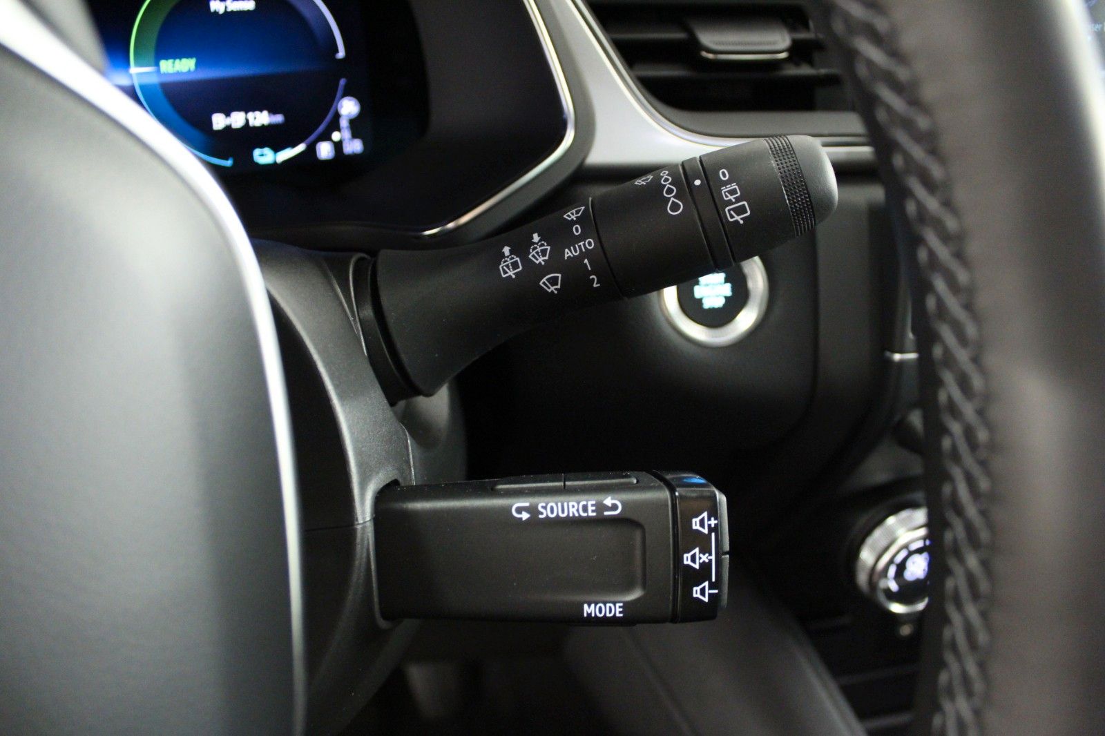 Fahrzeugabbildung Renault Captur E-Tech Plug-In 160 Techno*Schiebedach*