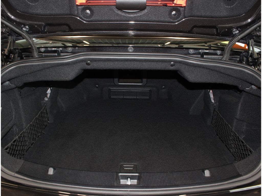 Fahrzeugabbildung Mercedes-Benz E 350 CGI AMG Line BlueEff. Designo*H&K*TOP