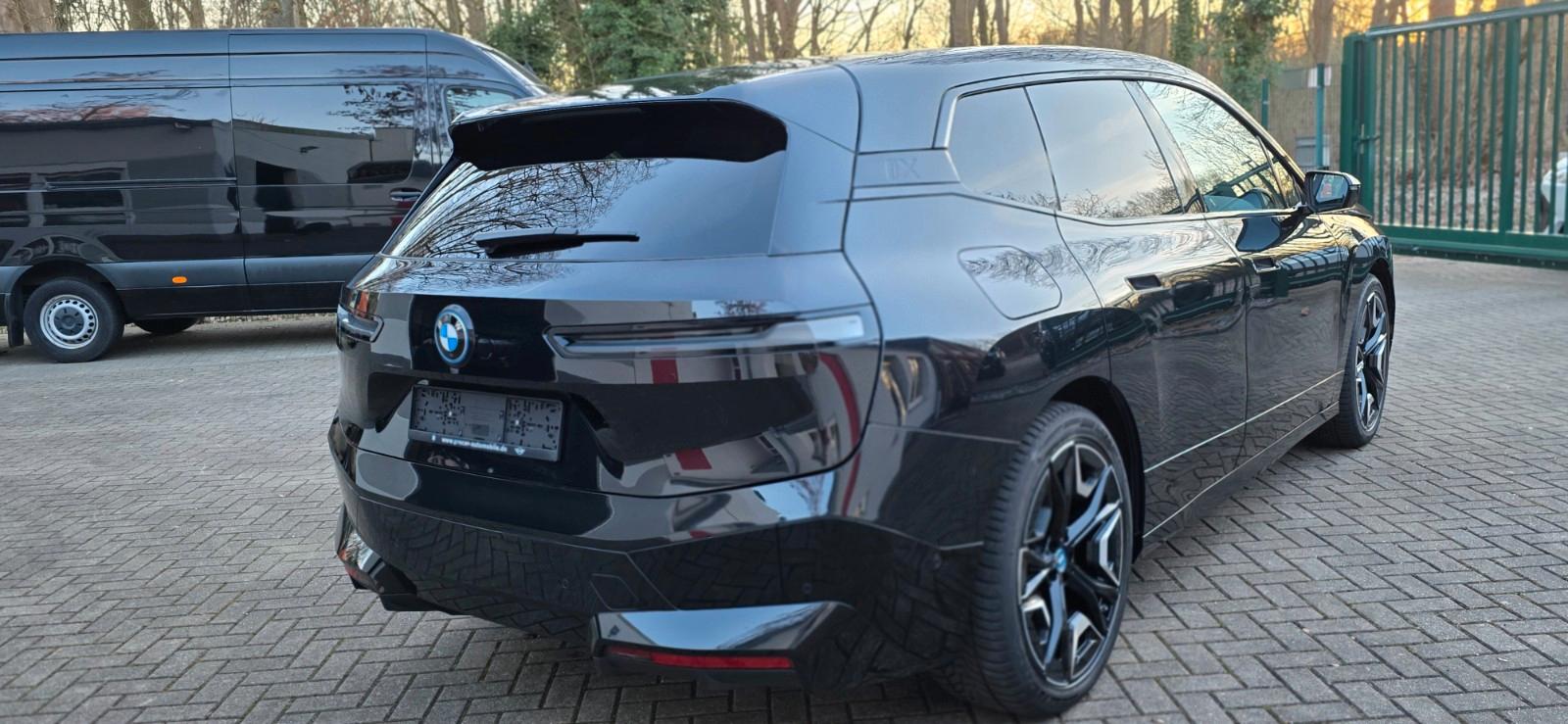 BMW iX 40 xDrive Sky Lounge M-Sport,H/K,nett30168,-€