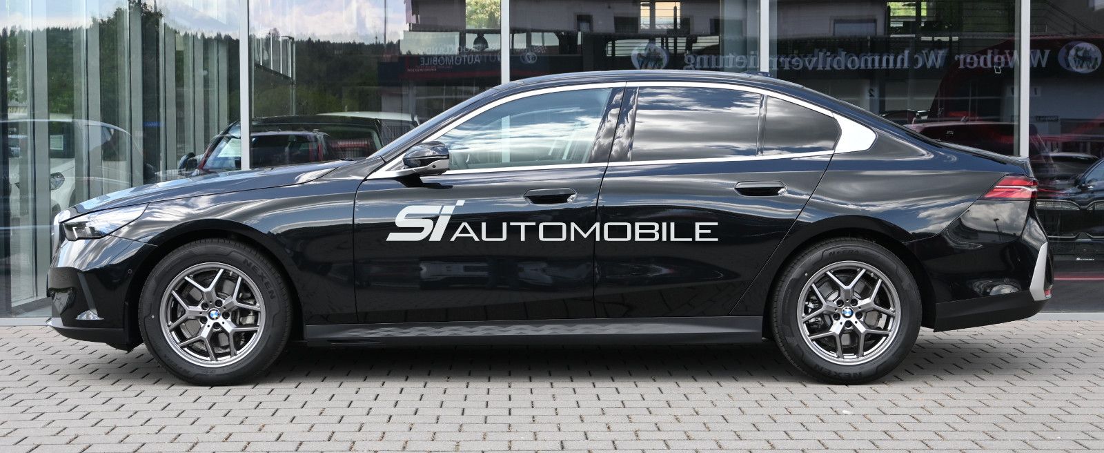 Fahrzeugabbildung BMW 520d xDr. °ACC°MERINO°STANDHEIZ°360°PANO°SITZBEL