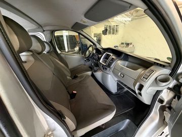 Opel Vivaro - 8