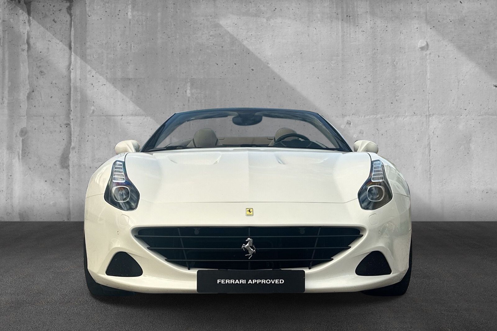 Fahrzeugabbildung Ferrari California T*BiColor*Dt Auto*Diamond Stitching