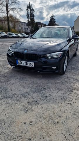 BMW 320i xDrive Advantage Advantage