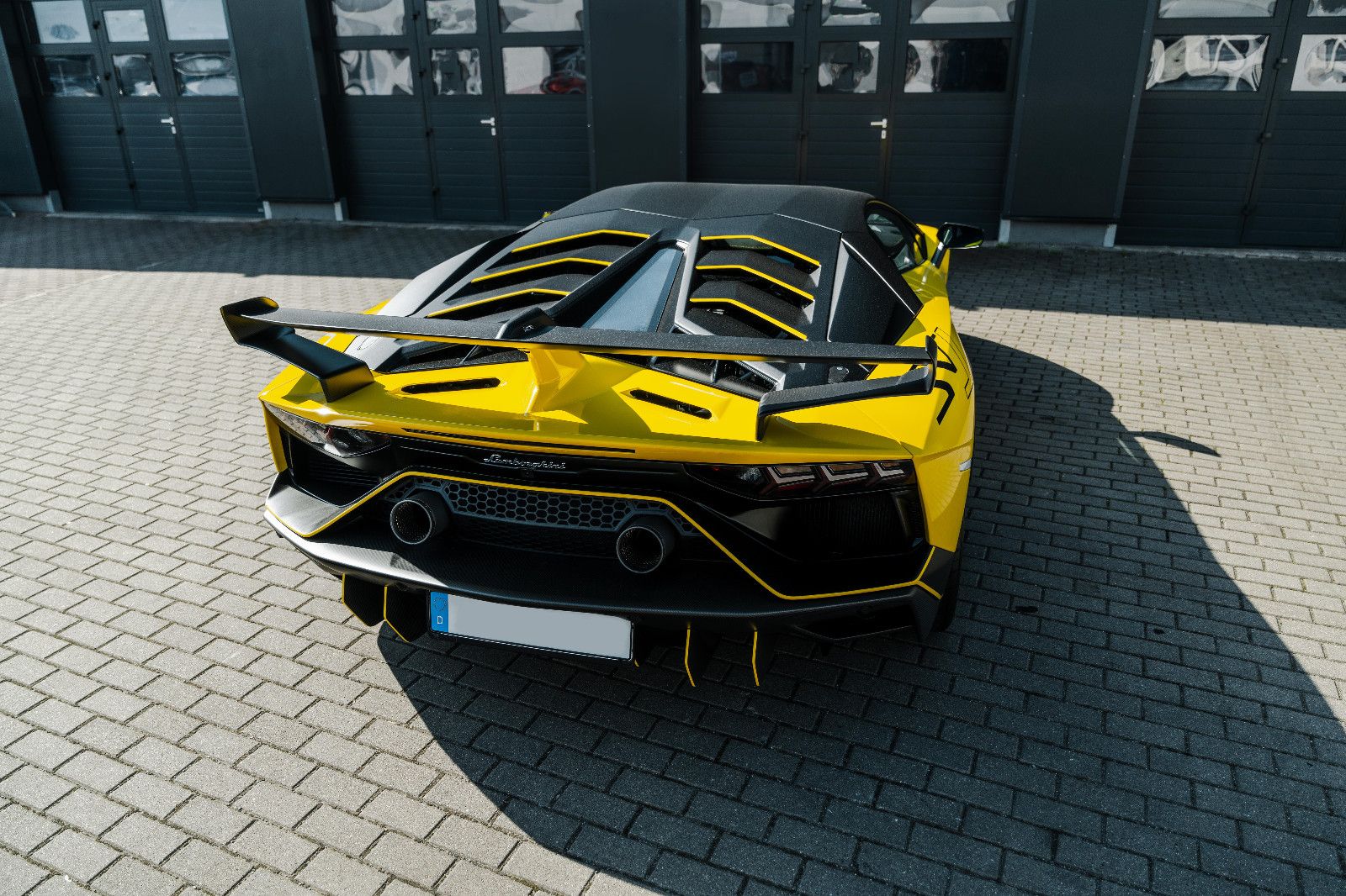 Fahrzeugabbildung Lamborghini Aventador SVJ*Traumauto*63er Design*NEUZUSTAND