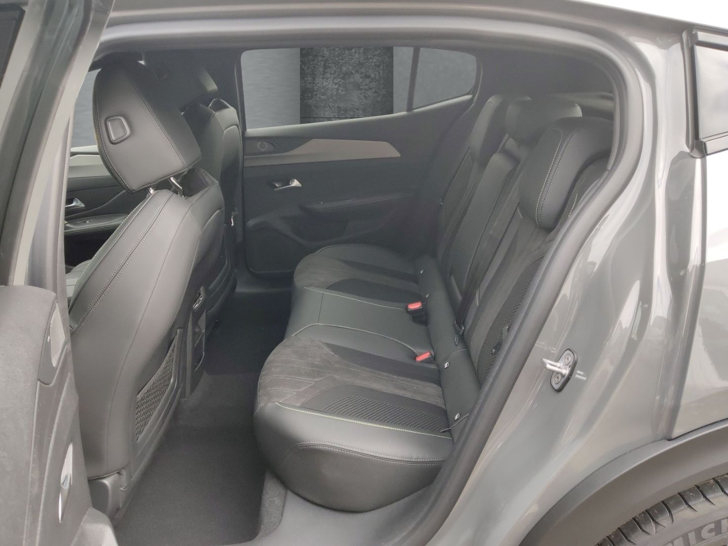 Peugeot 408 - Bild 9