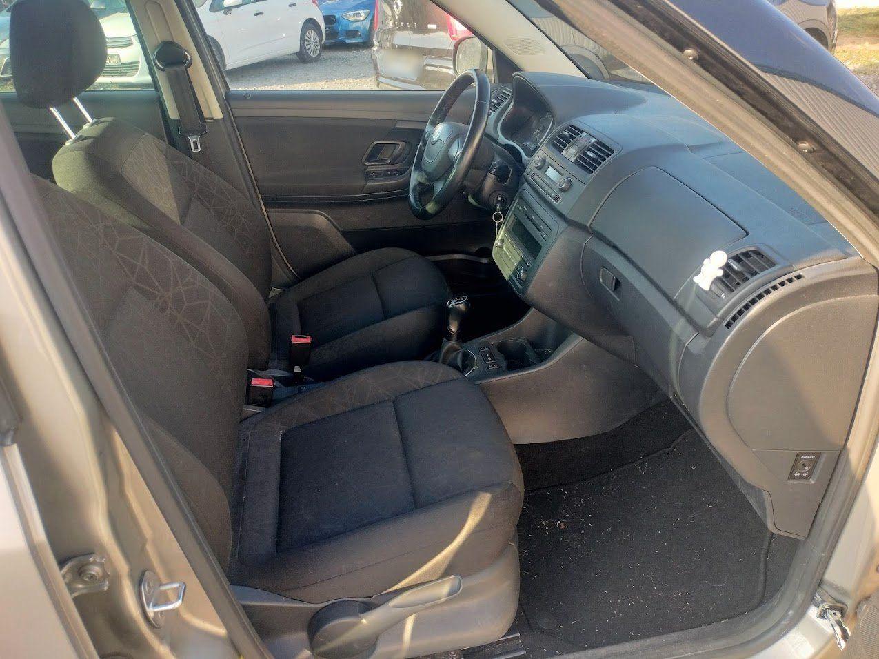 Skoda Fabia 2012 — photo 12